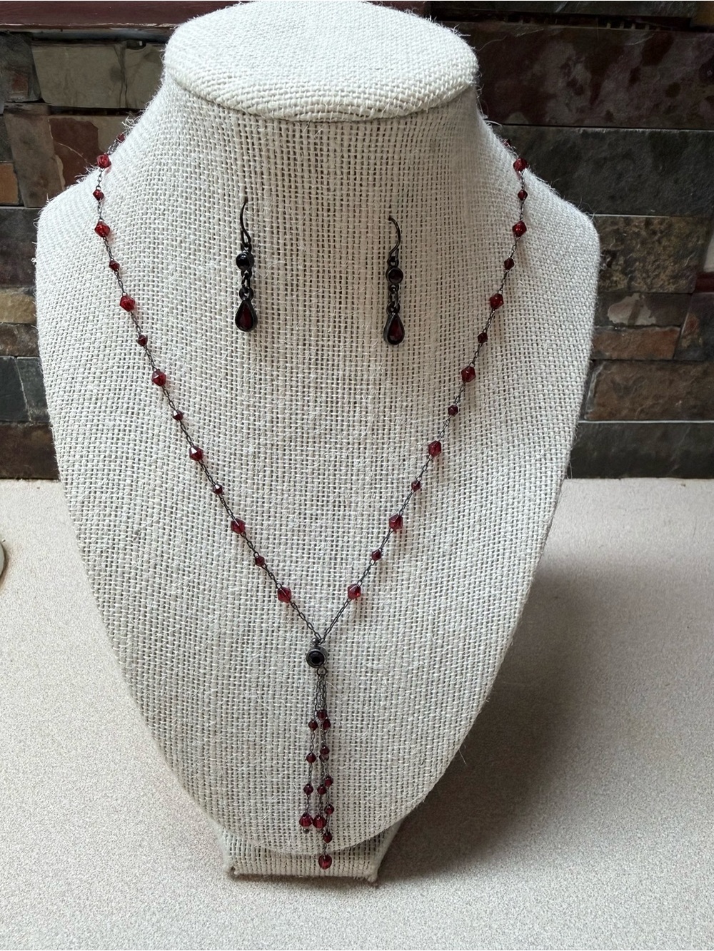 Vintage, Elegant Wine Red Beaded Y-Necklace and Drop Earrings -by 1928